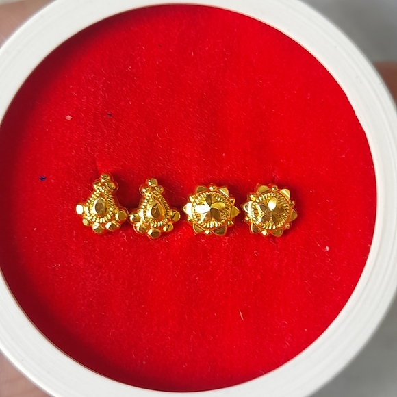 Beautiful combo 2pairs studs - Picture 2 of 16